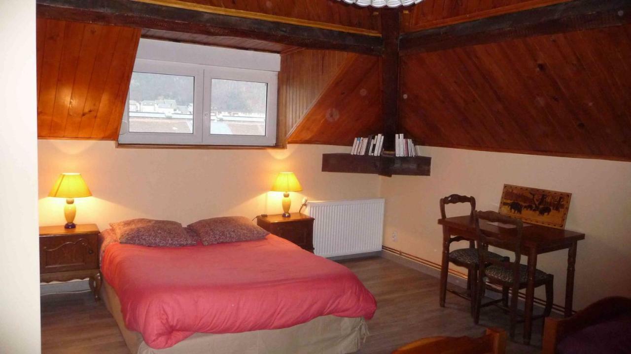 Bed and Breakfast Le Point Du Jour Revin  Екстер'єр фото